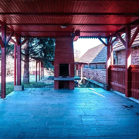 Villa Chardonnay Etyek-2